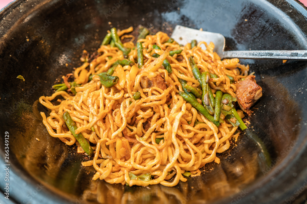 Iron pot noodles, Inner Mongolia cuisine