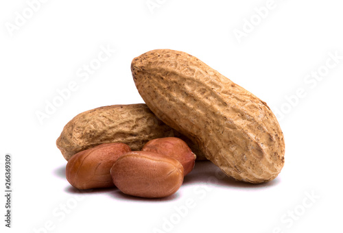 Texture detail of peanuts with and without peel