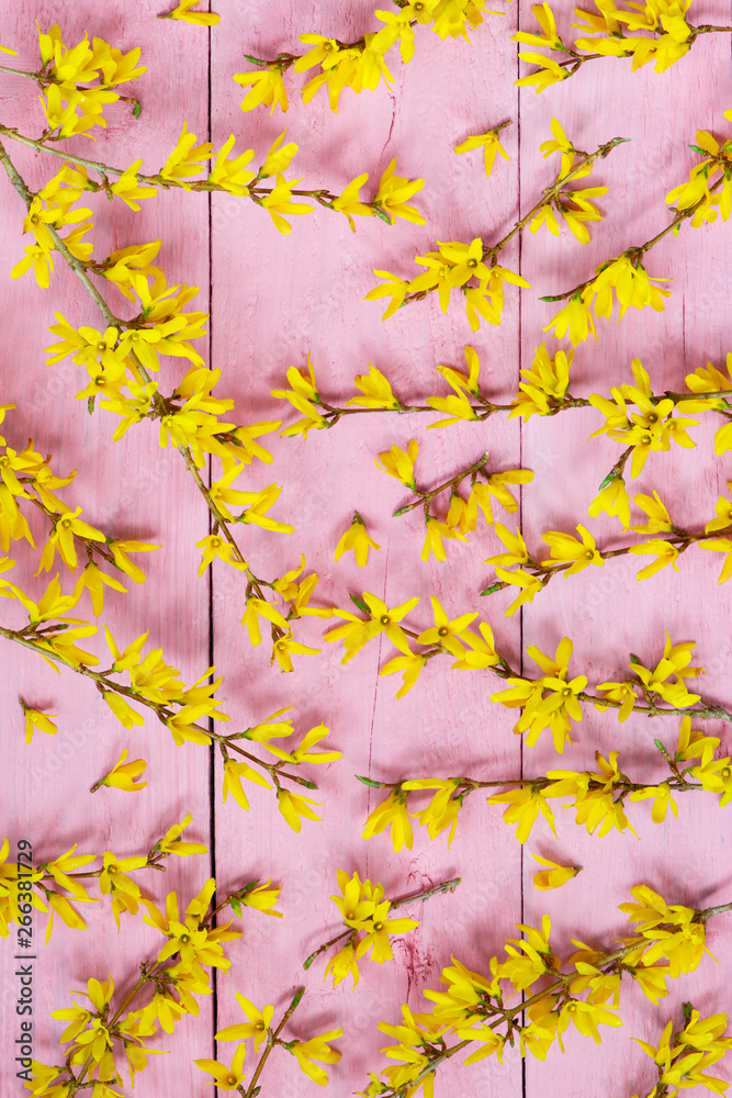 Pink wooden pattern decorated with yellow flowers