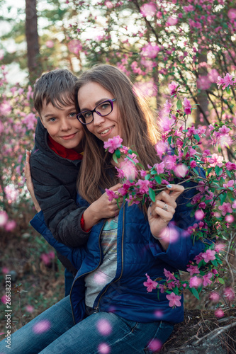 Portrait of young beauty wo...