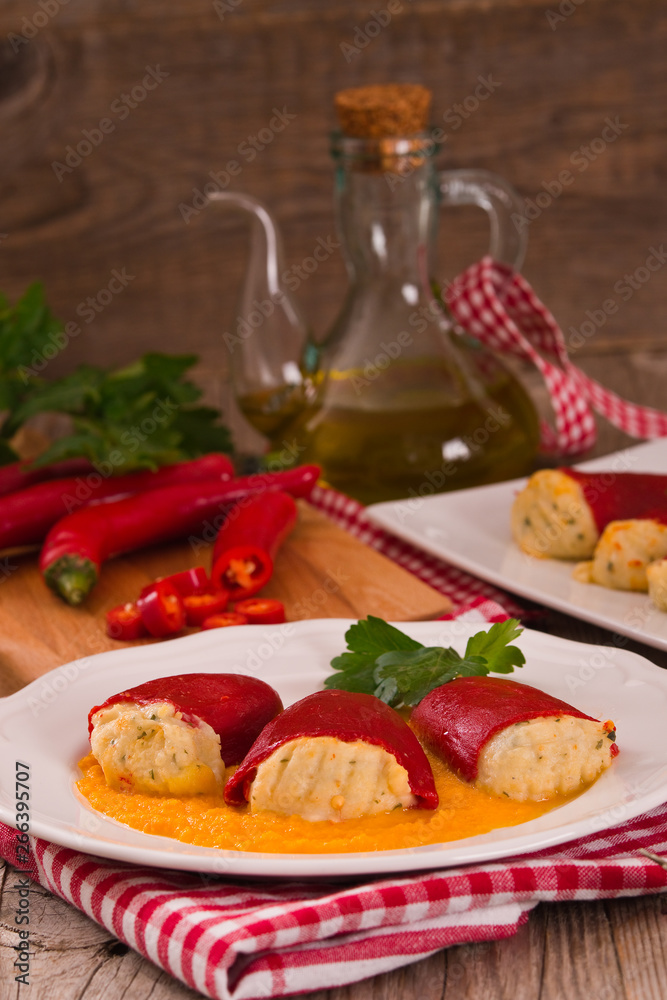 Stuffed piquillo peppers with cod.