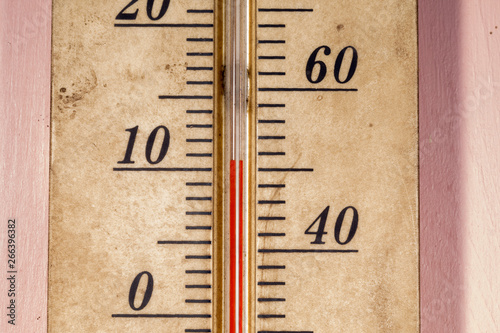 The outdoor thermometer shows a temperature of 10 degrees Celsius or 50 Fahrenheit. Close-up view