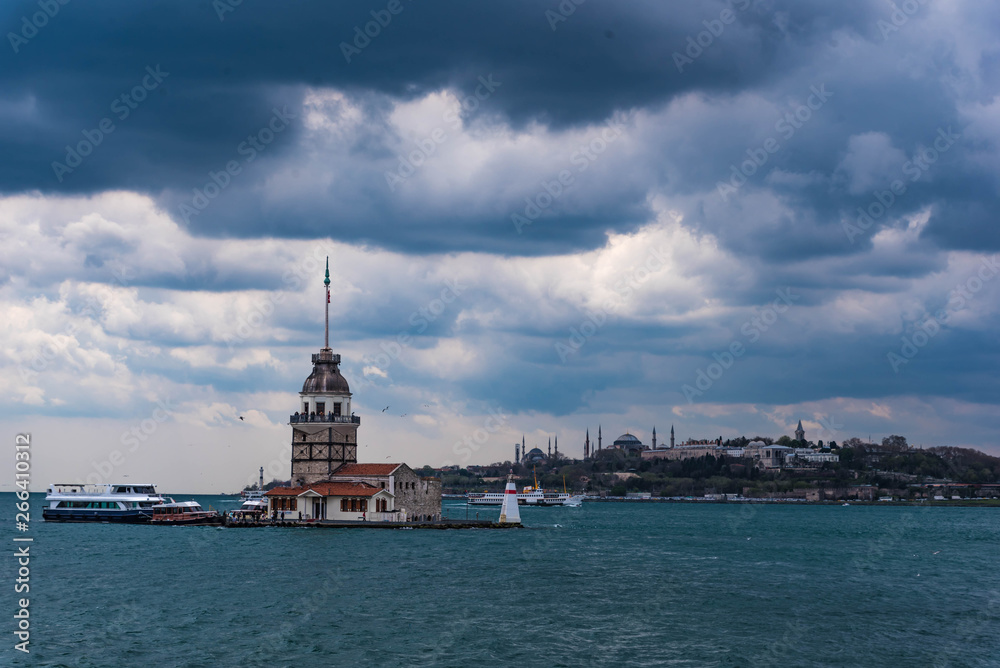 Fototapeta premium Istanbul Leanderturm Blick auf Topkapi