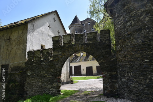 Schloss, Burg, Frauenstein, Kärnten, Sankt Veit, Glan, Sankt Veit an der Glan, Gotik, gotisch, Spätgotik, spätgotisch, Turm, Burgfried, Mauer, Wehranlage, Tor, Burgtor, Schanze, Zinne, Zinnen, Wachtur photo