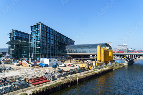 Train arriving at Berlin's main railway station. Taken in April 2019 from the "Hugo Preuß Bridge" above the Spandau ship canal.