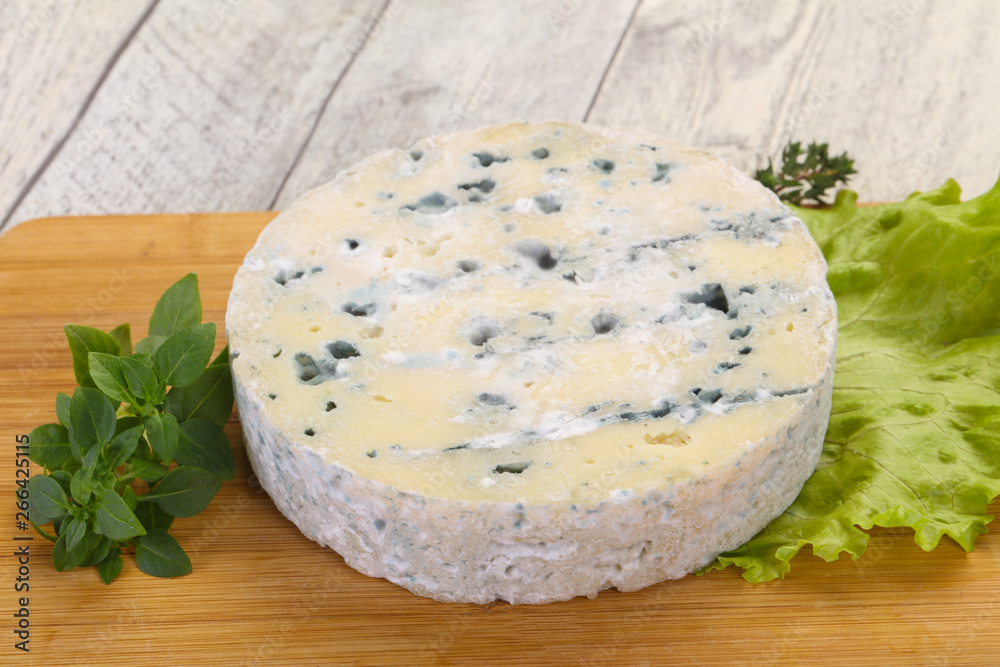 Round blue cheese Round blue cheese