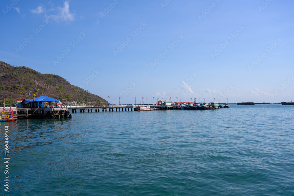 タイ・海・島・漁船・シーチャン島