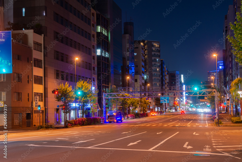 東京の夜景　中央区　自動車　道路