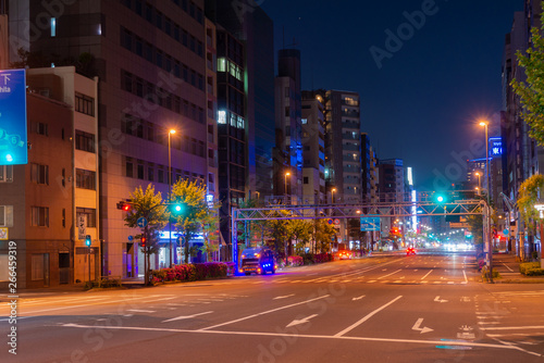 東京の夜景　中央区　自動車　道路 © amosfal