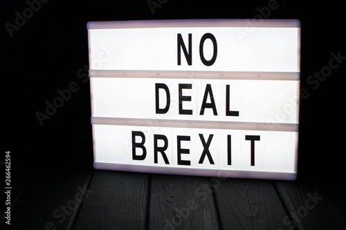 "No deal brexit" text in lightbox