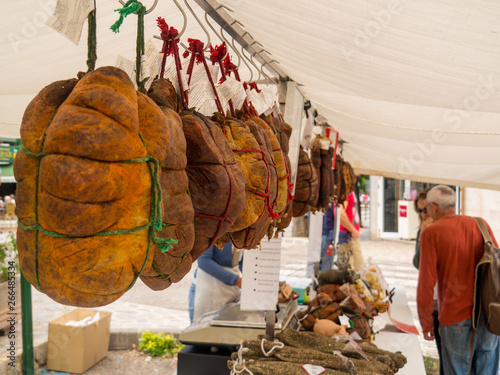 Fototapeta Naklejka Na Ścianę i Meble -  Mercado