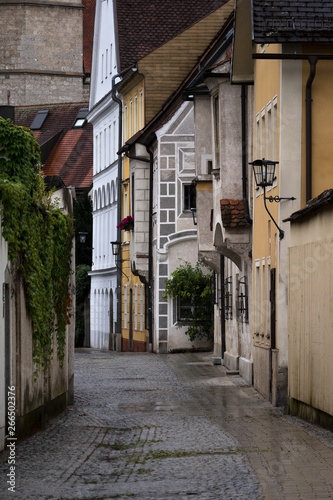 Fototapeta Naklejka Na Ścianę i Meble -  Narrow street in the old town Steyr