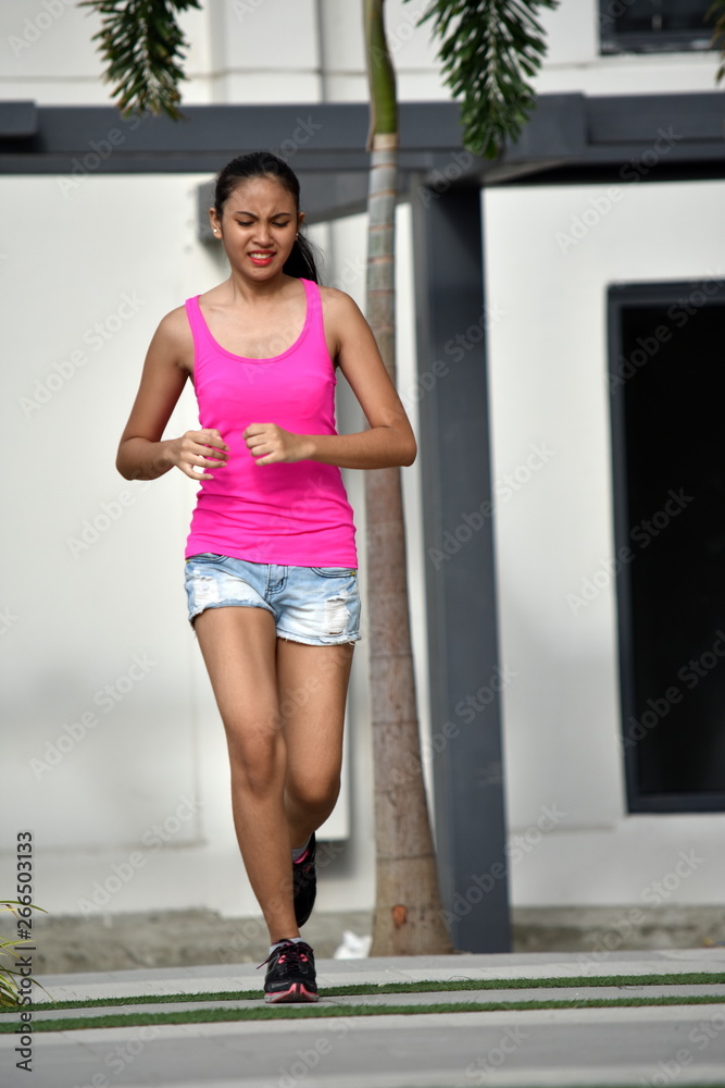 © dtiberio - Fitness Athletic Girl Running © dtiberio - Fitness Athletic Girl Running