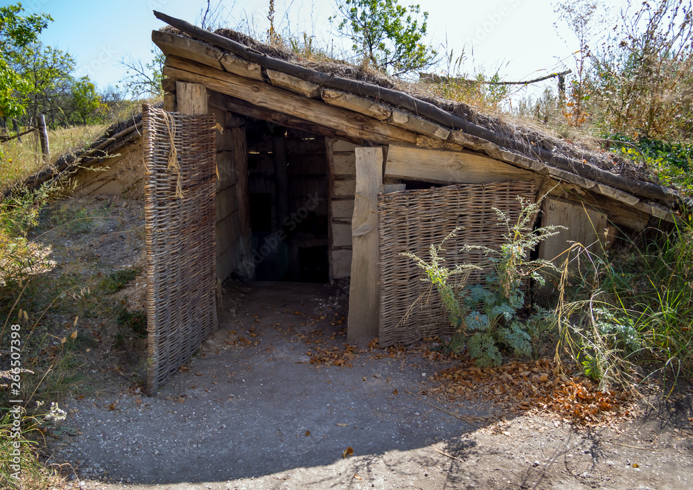Semi-farmer with single-sided roof Semi-farmer with single-sided roof