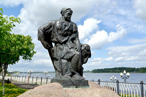 RYBINSK, RUSSIA - MAY 23, 2018: A statue of the barge hauler on Volzhskaya Embankment