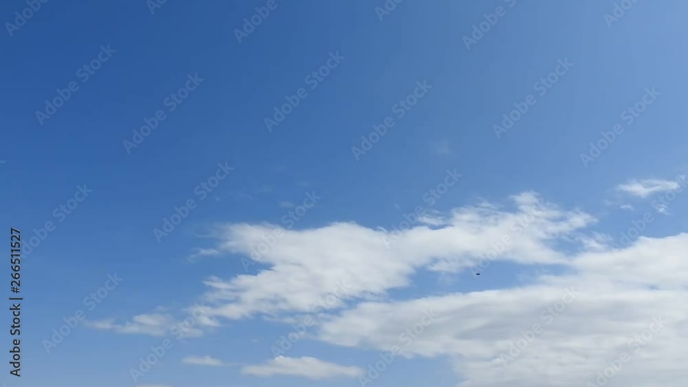 清々しい青空、立ち昇るような雲。令和元年5月2日。タイムラプス動画 清々しい青空、立ち昇るような雲。令和元年5月2日。タイムラプス動画