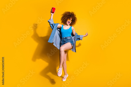 Obraz na płótnie Full length body size photo funny funky she her lady wavy styling curls sing son