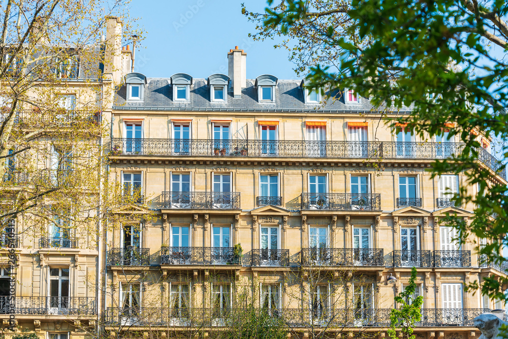 Obraz premium old-fashioned building in paris ,Europe