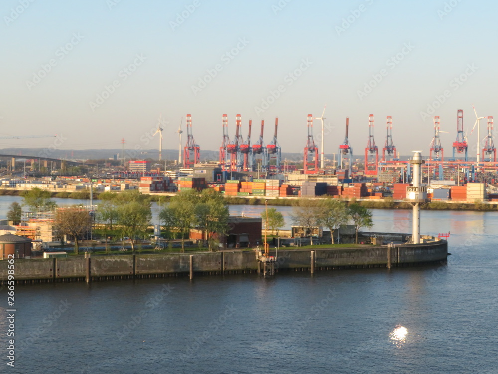 Im und um den Hamburger Hafen