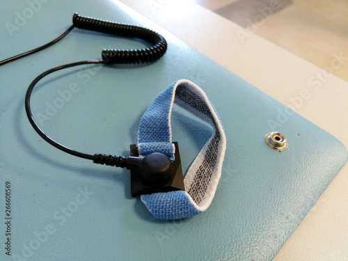 ESD bracelet for professional electronics repair and maintenance