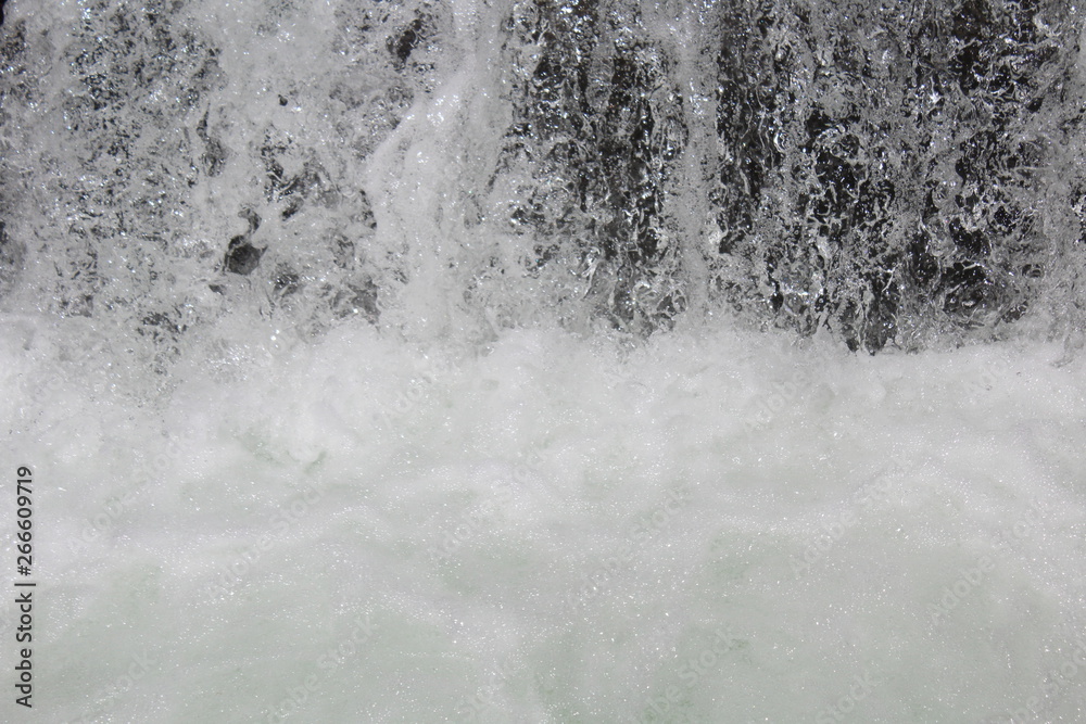 Schizzi d'acqua nella Cascata