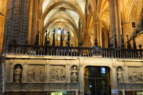 La Santa Iglesia Catedral Basílica Metropolitana de la Santa Cruz y Santa Eulalia (en catalán, Catedral de la Santa Creu i Santa Eulàlia)2​ —también llamada, en lugar de catedral, Seo photo