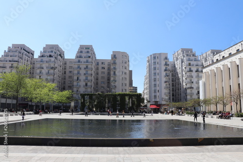 Fototapeta Naklejka Na Ścianę i Meble -  Place Lazare Goujon - Quartier Gratte Ciel  - skyscraper - à Villeurbanne - Rhône - France