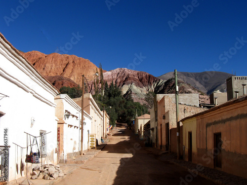 Calle de pueblo photo