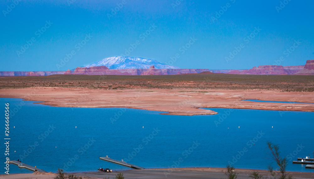 Φωτογραφία Lake Powell in northern Arizona, is located within the Glen Canyon National Recreation Area