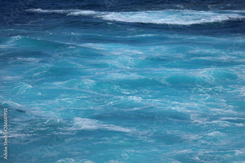 Meer Ozean Meerwasser mit verschiedenen Wasserfarben