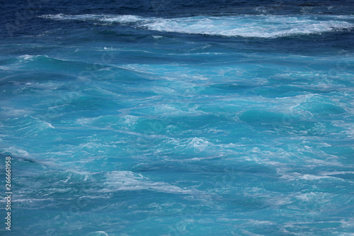 Fototapeta Naklejka Na Ścianę i Meble -  Meer Ozean Meerwasser mit verschiedenen Wasserfarben