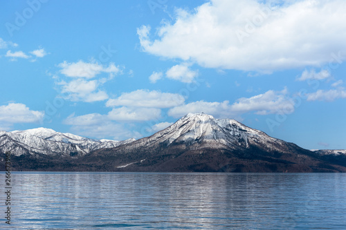 北海道・支笏湖と恵庭岳