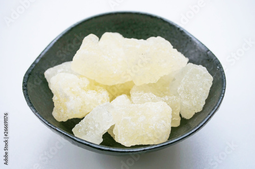 Rock sugar in a bowl