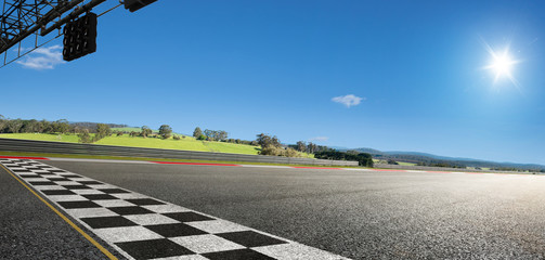 Handdoek met foto Jongenskamer Leeg racecircuit bij zonsopkomst  © jamesteoh.art