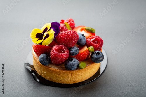Mini tart with fresh berries