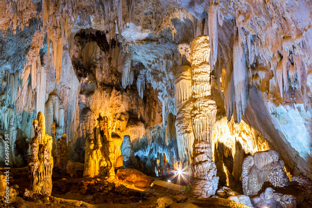 Obraz premium Khao Chang Hai Cave