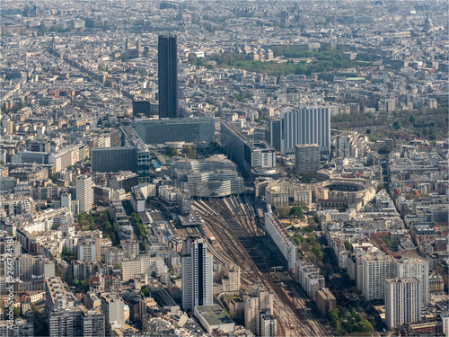vue aérienne de la Tour Montparnasse à Paris