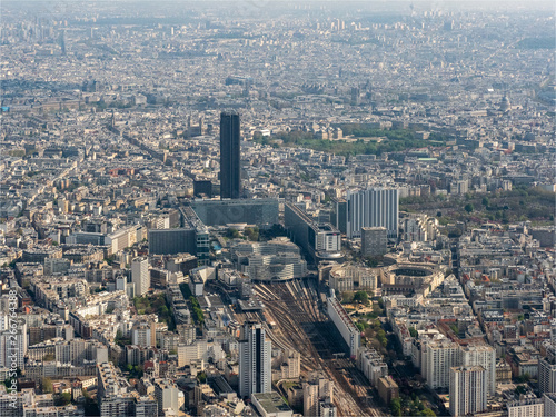 vue a  rienne de la Tour Montparnasse    Paris