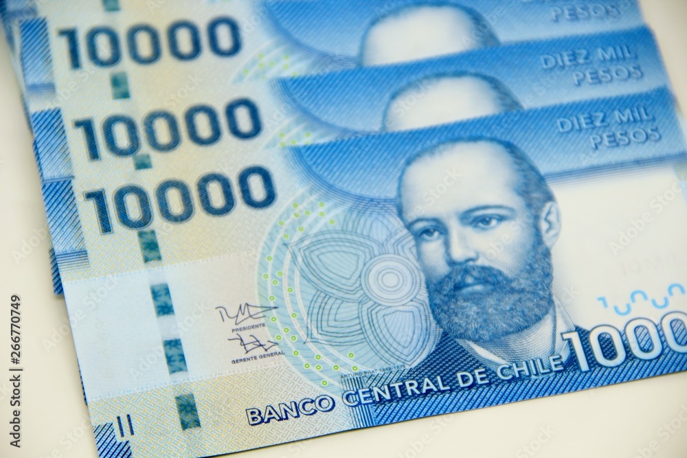 Fototapeta premium Chilean peso bills - background