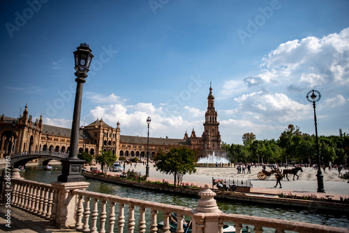 Plaza de España en Sevilla Andalucía colorido y soleado