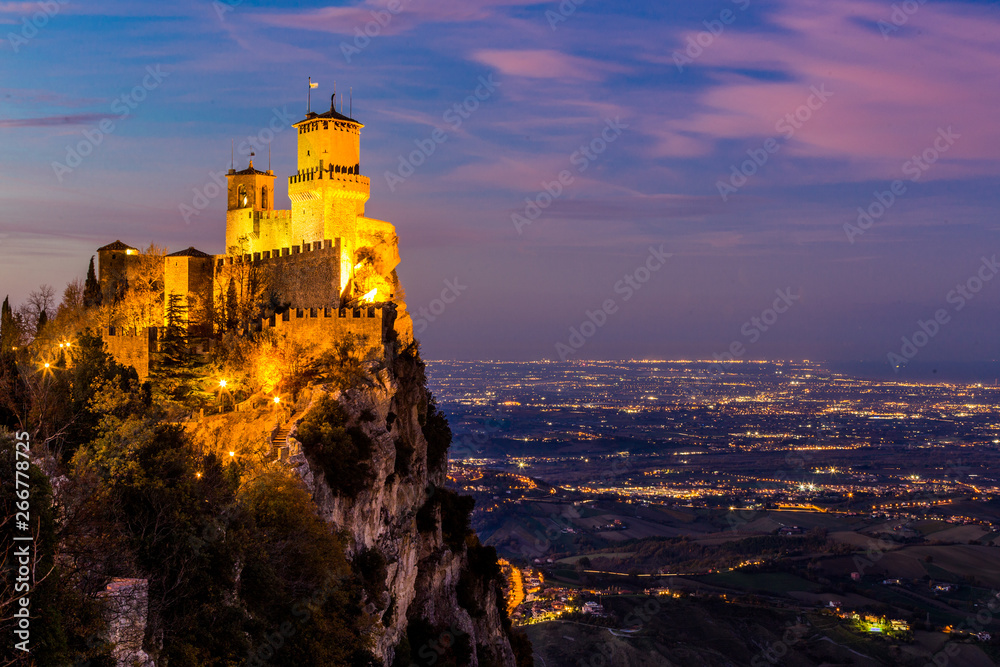 Castello di San Marino al Tramonto
