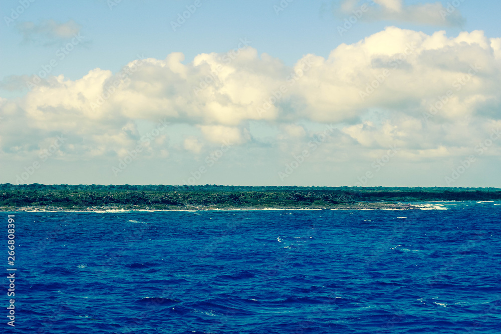 Obraz premium sea and blue sky