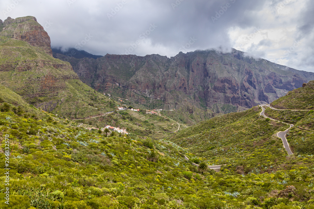 Mountain viewpoint on the road to Tamaimo