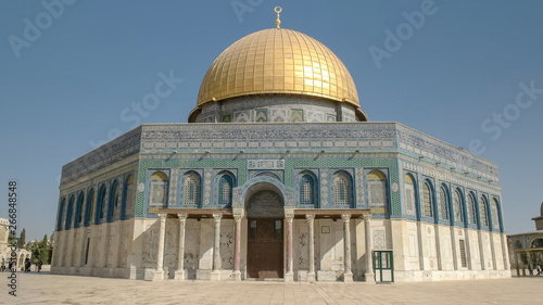 dome of the rock mosque in jerusalem