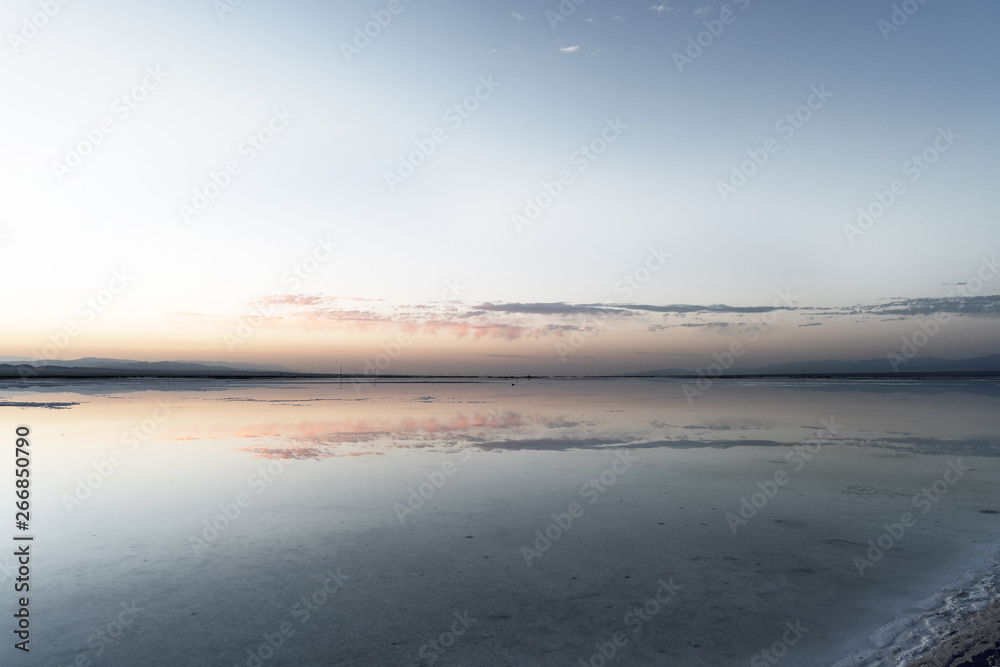 Obraz premium Sunrise view of chaka salt lake