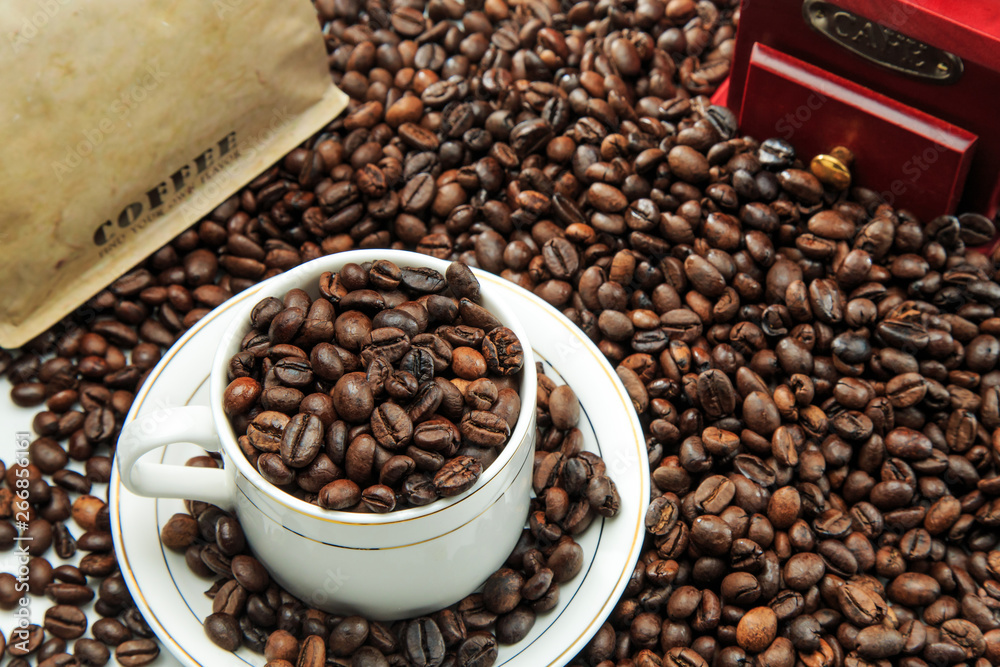 Fototapeta premium Photograph the coffee beans in detail