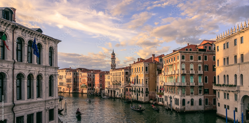 Naklejka premium View of venice from the rialto bridge