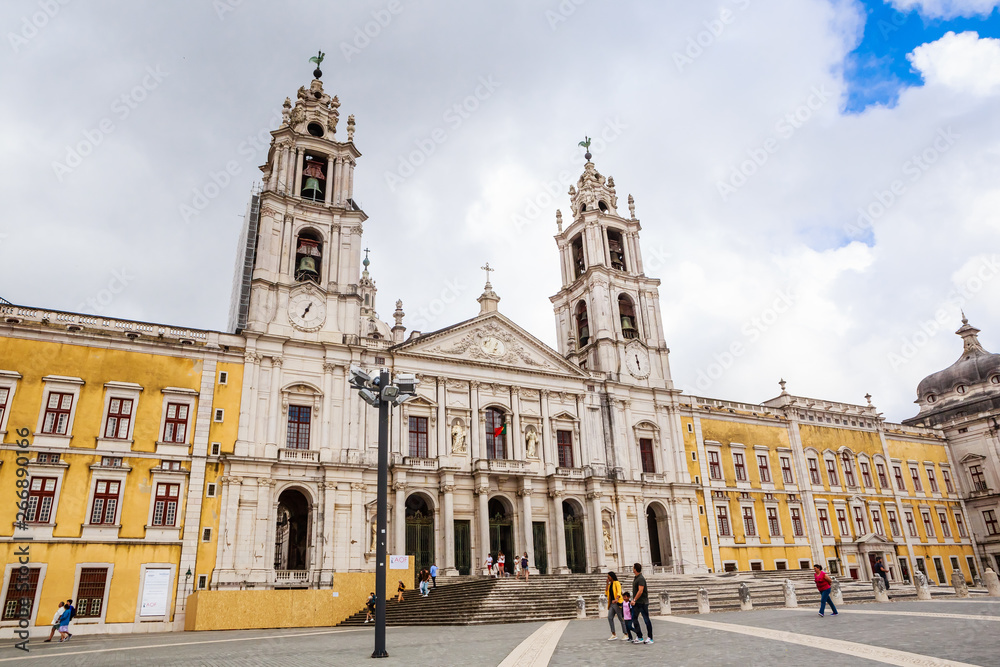 Obraz premium The national palace Mafra. the most monumental palace and monastery in Portugal