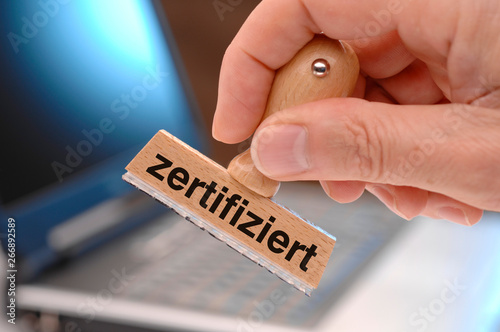 zertifiert mit Stempel