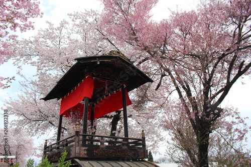 桜と山車 © Kazumi,Nag